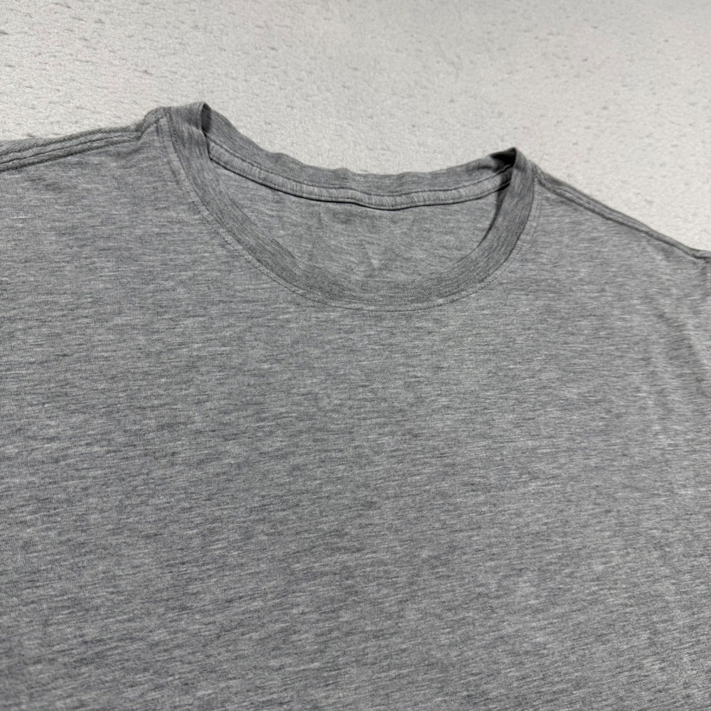Lululemon Mens Heathered Grey Short Sleeve Crew Neck Training T-Shirt